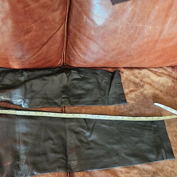 Danier Genuine Leather Pants - Made in Canada - 28" Waist / 31.5" Inseam - Picture 14 of 16